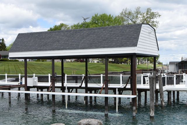 4243 River Road Road, East China Twp, MI 48054
