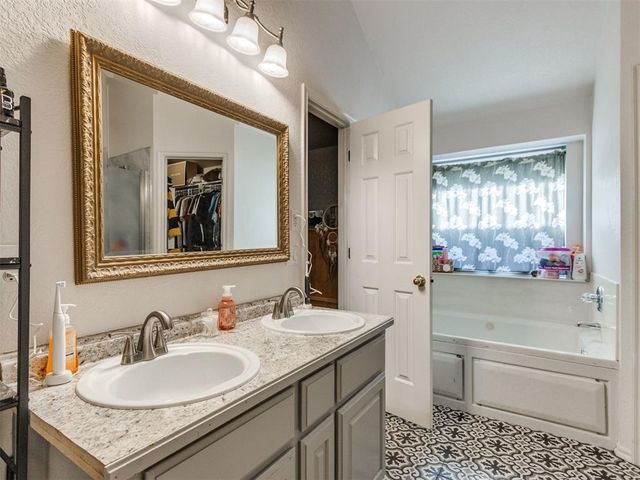 122 Tecumseh Ridge Road, Norman, OK 73069