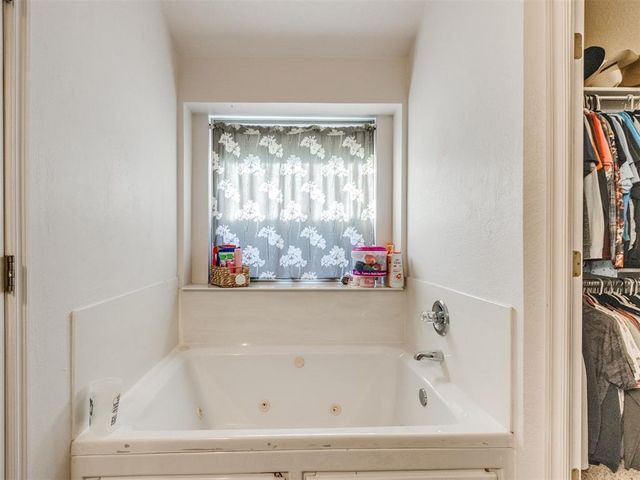 122 Tecumseh Ridge Road, Norman, OK 73069
