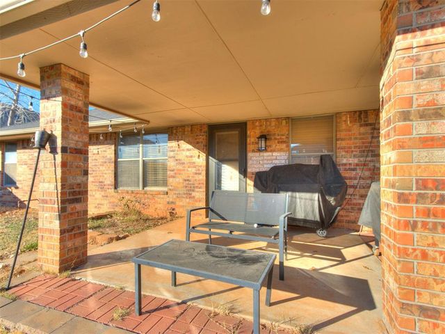 122 Tecumseh Ridge Road, Norman, OK 73069