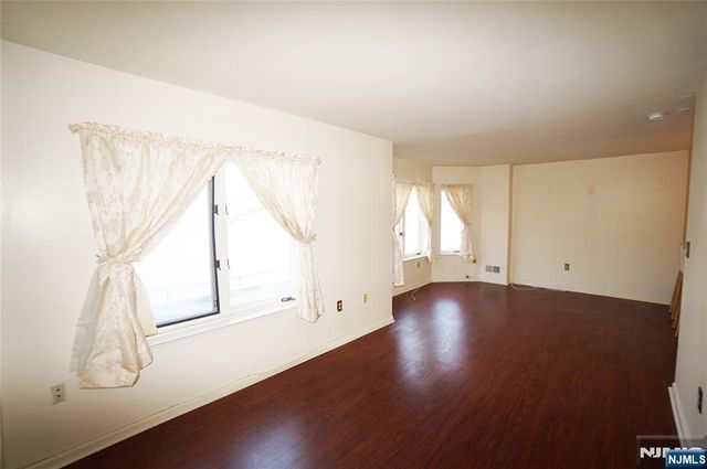 203 Nelson Court O203, Edgewater, NJ 07020