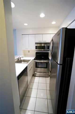 203 Nelson Court O203, Edgewater, NJ 07020