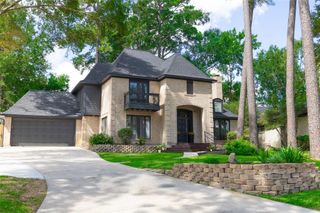 144 Lake View Circle, Conroe, TX 77356
