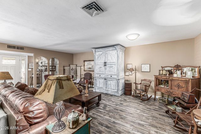 10235 W CLAIR Drive, Sun City, AZ 85351