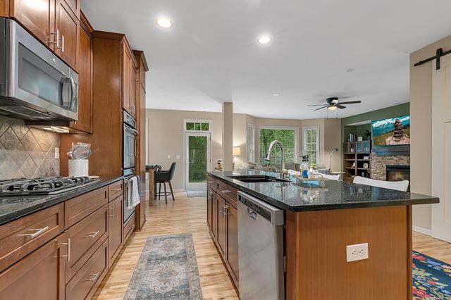 3373 Couchtown Path, Rosemount, MN 55068