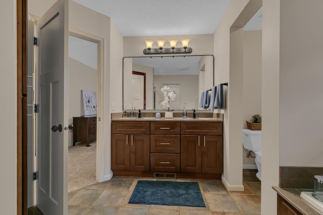3373 Couchtown Path, Rosemount, MN 55068