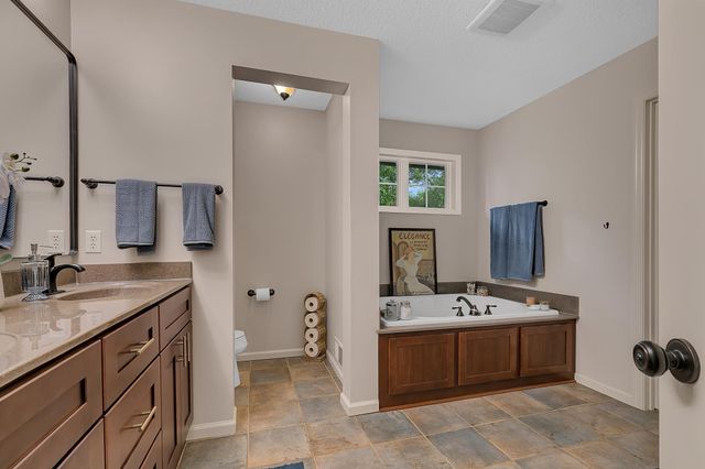 3373 Couchtown Path, Rosemount, MN 55068