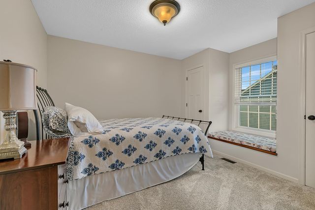3373 Couchtown Path, Rosemount, MN 55068