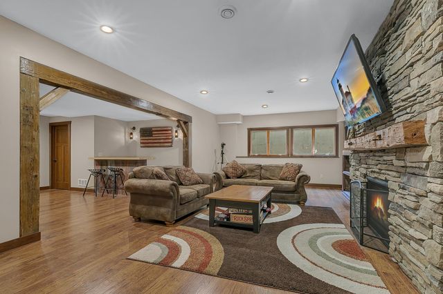 3373 Couchtown Path, Rosemount, MN 55068
