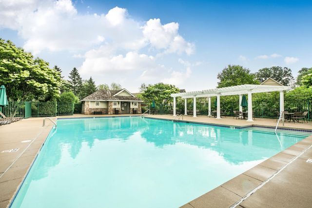 3373 Couchtown Path, Rosemount, MN 55068