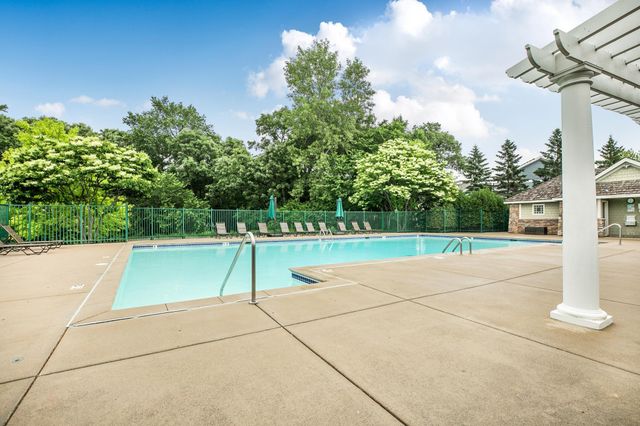 3373 Couchtown Path, Rosemount, MN 55068