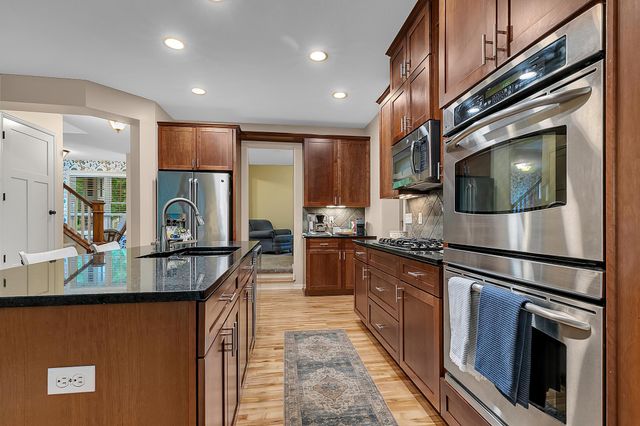 3373 Couchtown Path, Rosemount, MN 55068