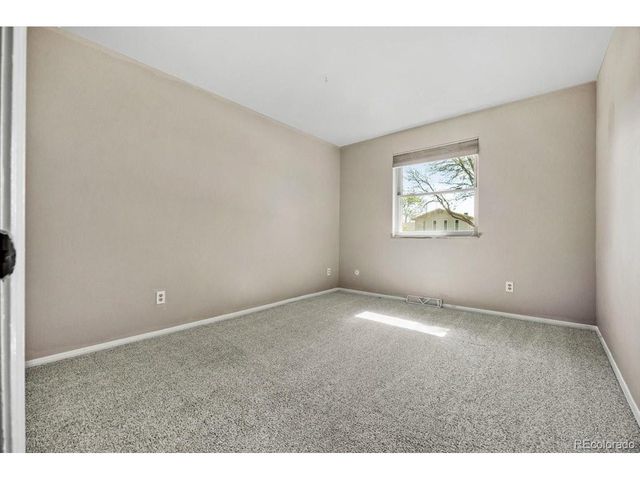 5477 S Cimarron Rd, Littleton, CO 80123