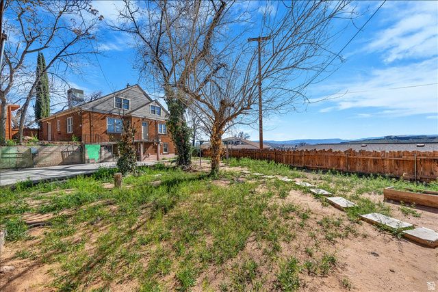 239 N MAIN ST, St. George, UT 84770