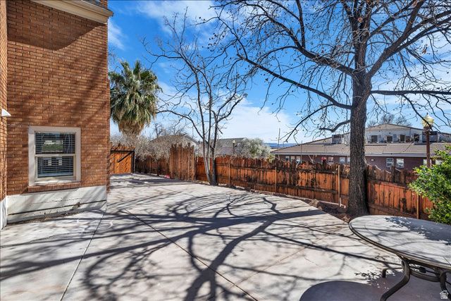 239 N MAIN ST, St. George, UT 84770