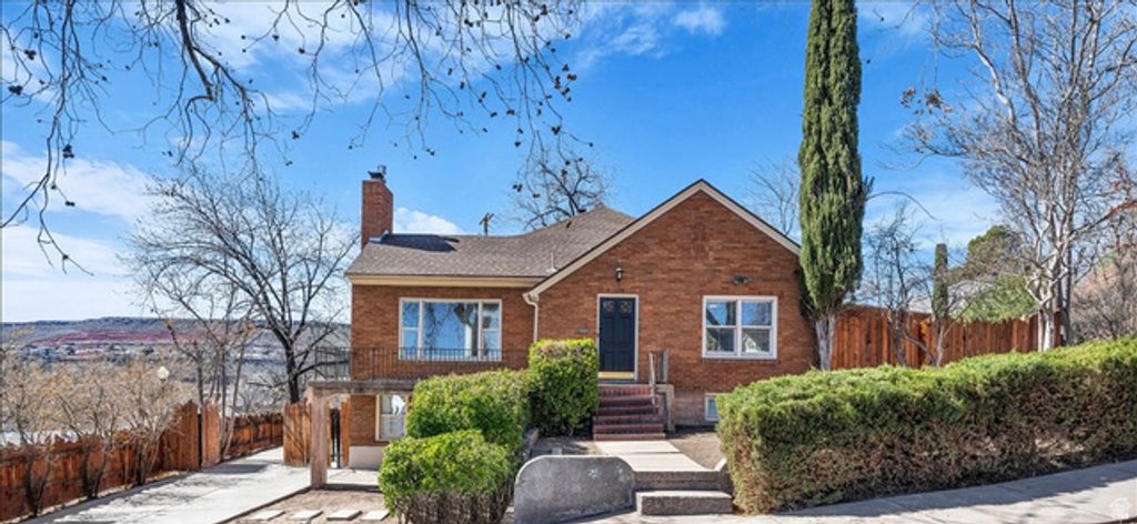 239 N MAIN ST, St. George, UT 84770