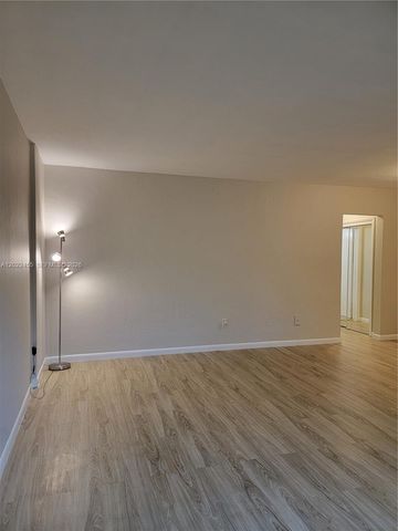 835 Lenox Ave 303, Miami Beach, FL 33139