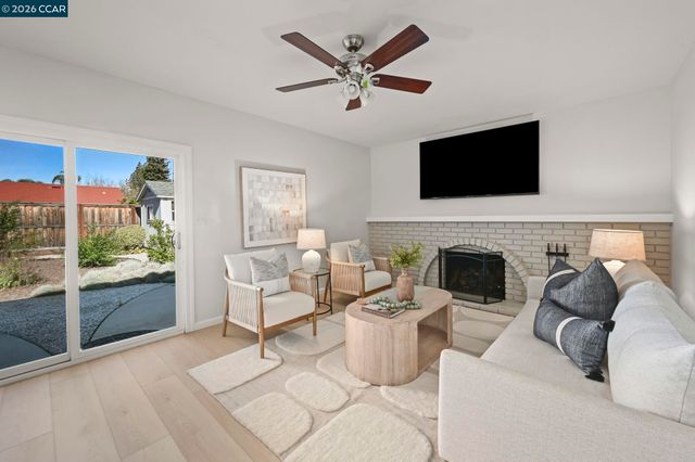 1727 Berrywood Ct, Concord, CA 94521