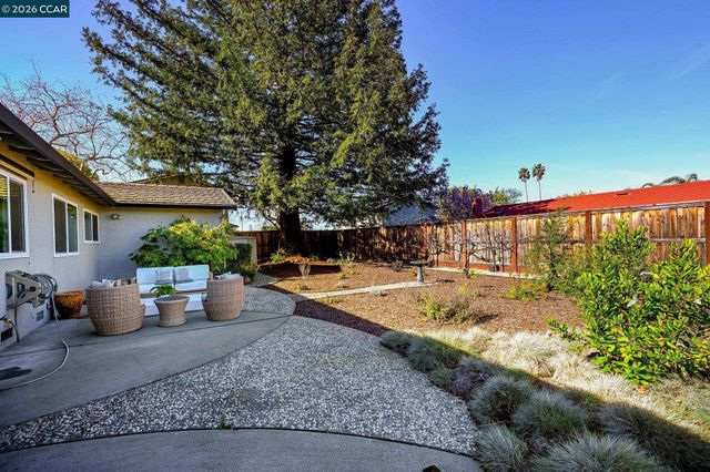 1727 Berrywood Ct, Concord, CA 94521