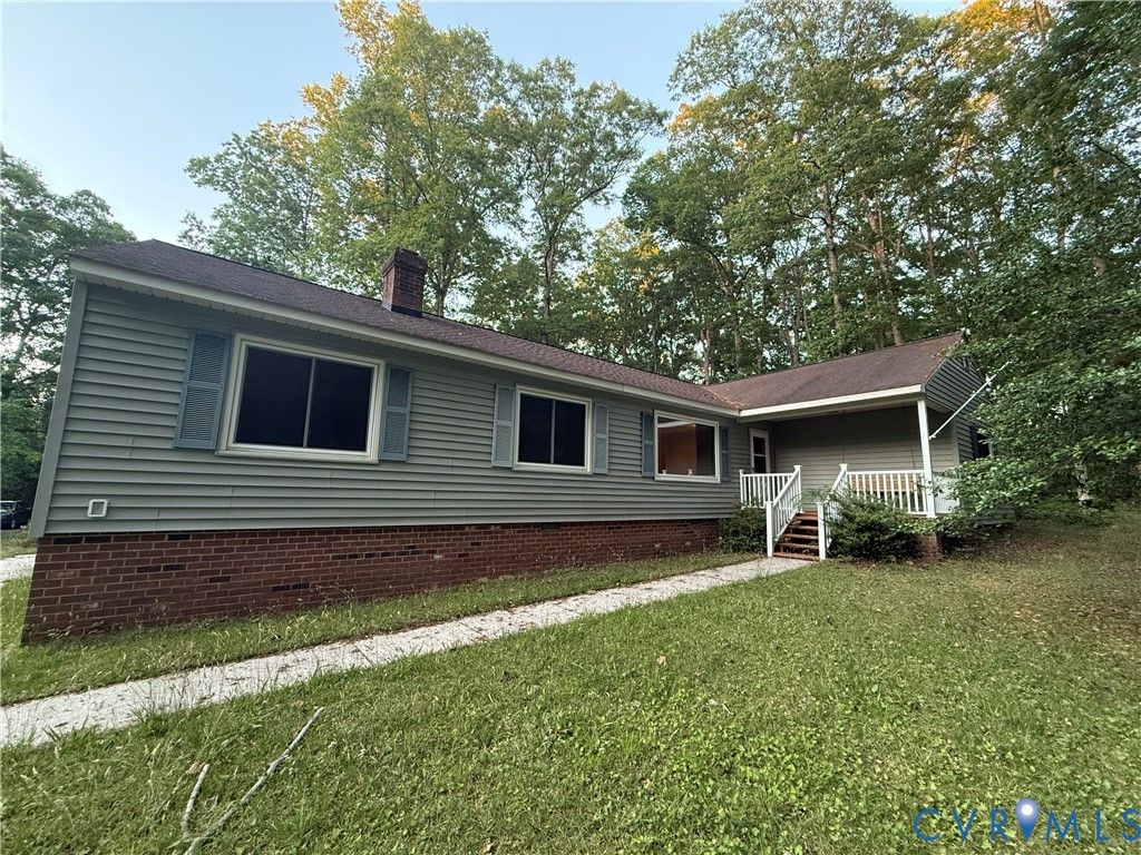 2919 Mistwood Forest Dr, Chester, VA 23831