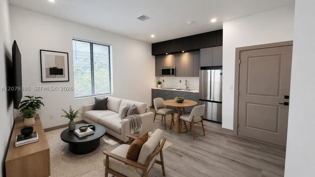 768 NW 2nd St 5, Miami, FL 33128