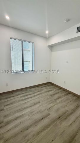 768 NW 2nd St 5, Miami, FL 33128