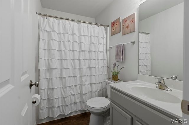 134 Suntan Way, St Charles, MO 63301