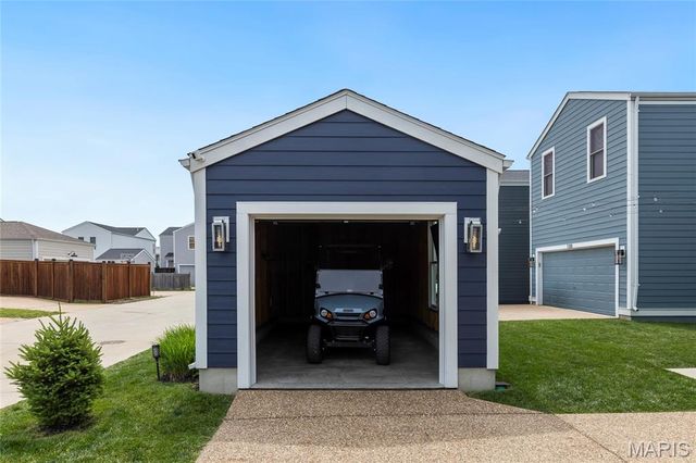 134 Suntan Way, St Charles, MO 63301