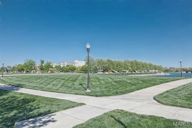 134 Suntan Way, St Charles, MO 63301