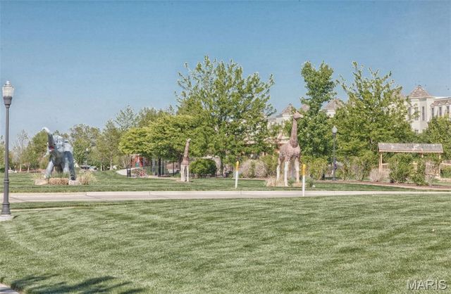 134 Suntan Way, St Charles, MO 63301