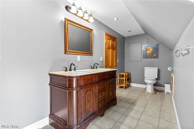 12404 Larchmere Boulevard, Cleveland, OH 44120