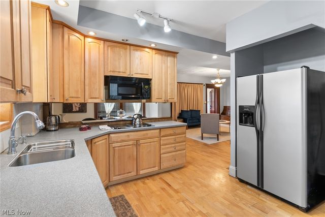 12404 Larchmere Boulevard, Cleveland, OH 44120