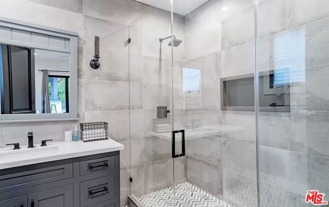 5225 Topeka Dr, Tarzana, CA 91356