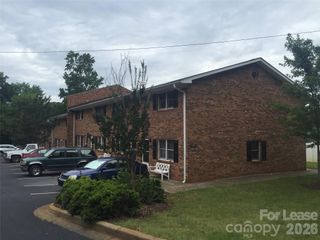 2033 Oakdale Road F, Charlotte, NC 28216