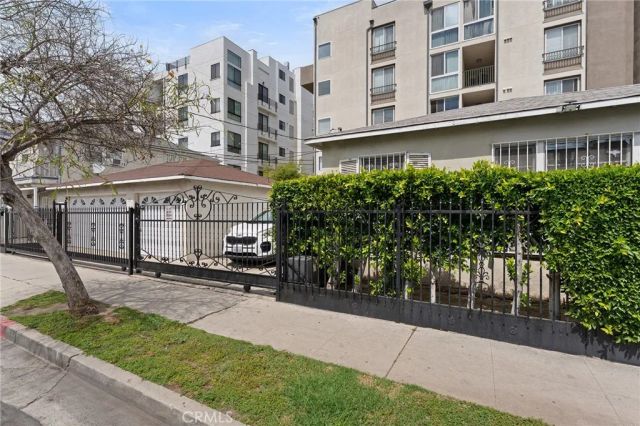 1056 S Serrano, Los Angeles, CA 90006