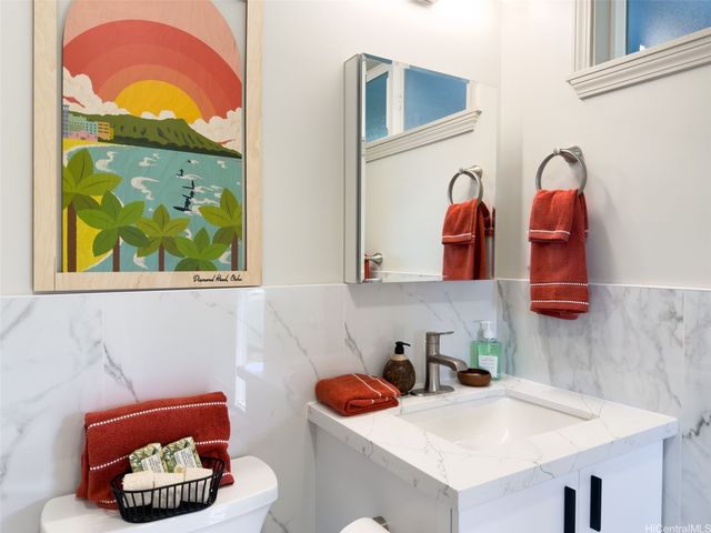 3622 A Maunalei Avenue A, Honolulu, HI 96816