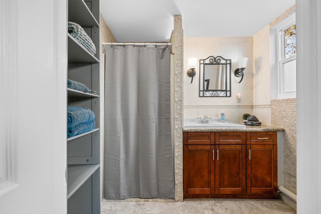 2601 NE 9th Terrace, Wilton Manors, FL 33334