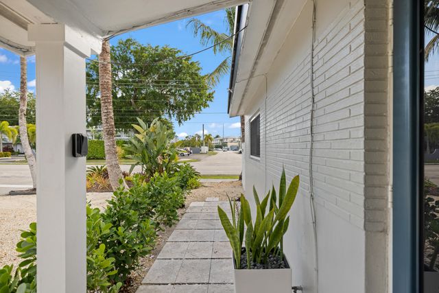 2601 NE 9th Terrace, Wilton Manors, FL 33334