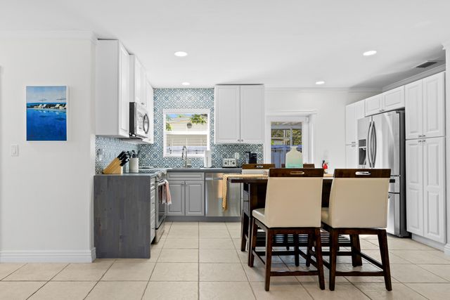 2601 NE 9th Terrace, Wilton Manors, FL 33334