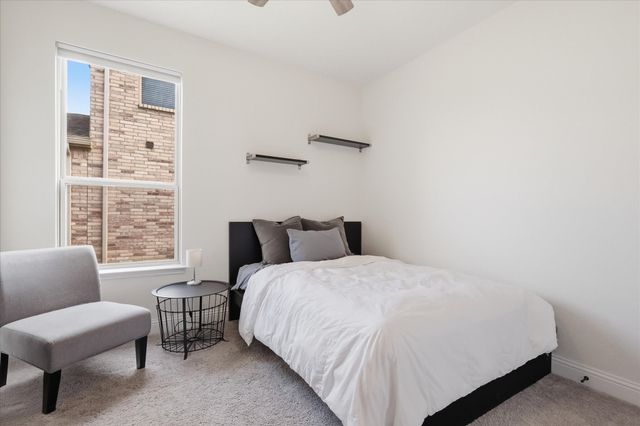 2609 Wayne Avenue, Aubrey, TX 76227