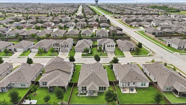 2609 Wayne Avenue, Aubrey, TX 76227
