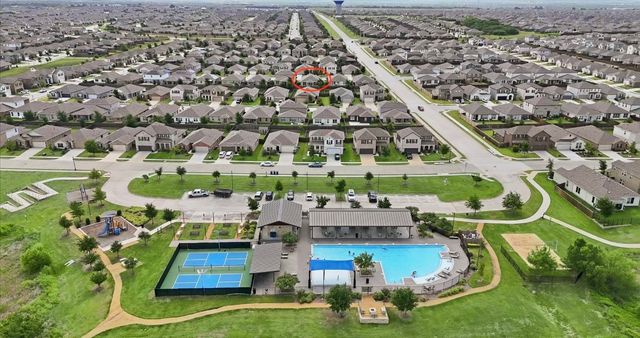 2609 Wayne Avenue, Aubrey, TX 76227