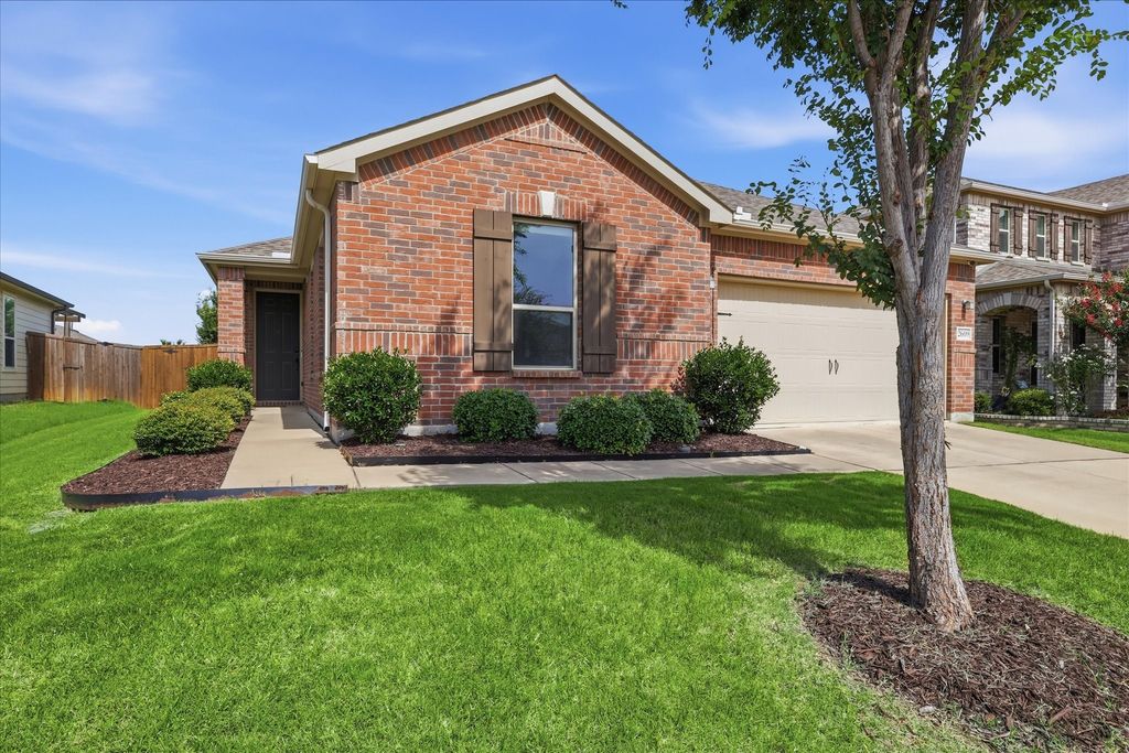 2609 Wayne Avenue, Aubrey, TX 76227