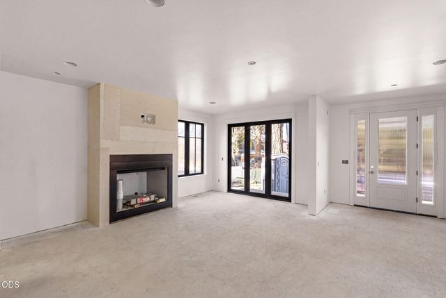 254 NW Congress Street 1 & 2, Bend, OR 97703