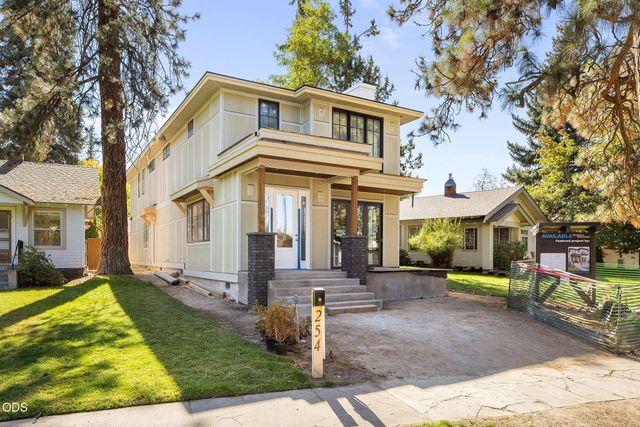 254 NW Congress Street 1 & 2, Bend, OR 97703