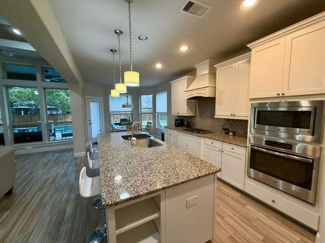 15 Twig Corner Cr, Tomball, TX 77375