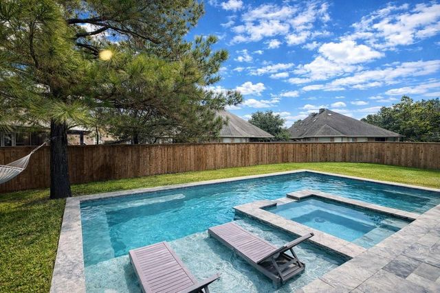 15 Twig Corner Cr, Tomball, TX 77375