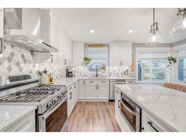 16496 FRONT Ave, Oregon City, OR 97045