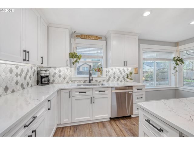 16496 FRONT Ave, Oregon City, OR 97045