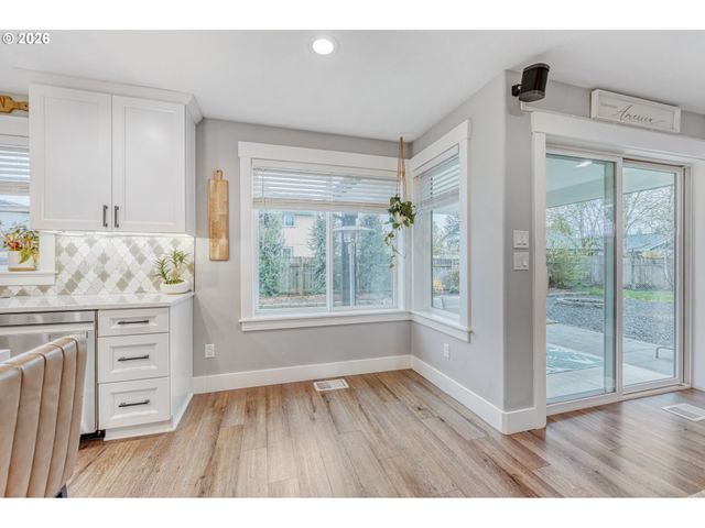 16496 FRONT Ave, Oregon City, OR 97045